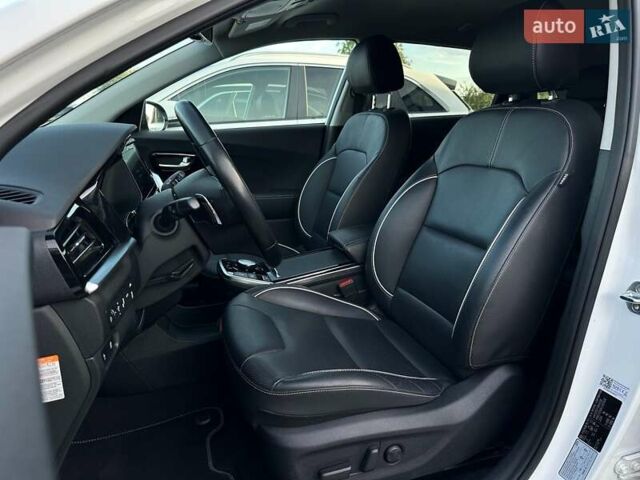 Білий Кіа Niro, об'ємом двигуна 0 л та пробігом 62 тис. км за 24400 $, фото 1 на Automoto.ua