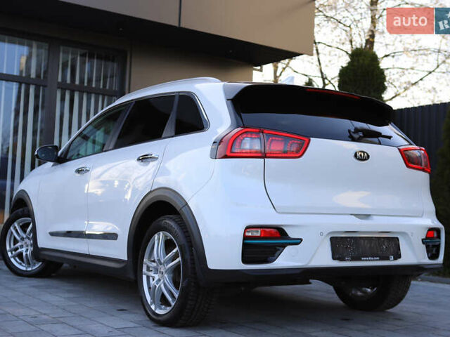 Белый Киа Niro, объемом двигателя 0 л и пробегом 80 тыс. км за 18800 $, фото 11 на Automoto.ua