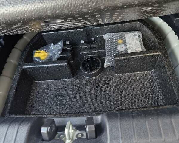 Белый Киа Niro, объемом двигателя 0 л и пробегом 94 тыс. км за 19855 $, фото 17 на Automoto.ua