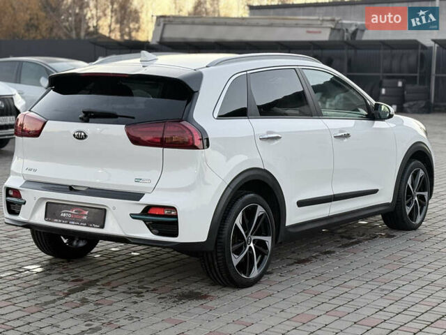 Белый Киа Niro, объемом двигателя 0 л и пробегом 130 тыс. км за 20999 $, фото 3 на Automoto.ua