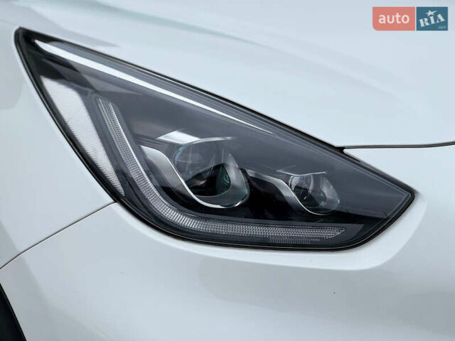 Киа Niro 2020 в Черкассах на Automoto.ua Белый Киа Niro, объемом двигателя 0 л и пробегом 84 тыс. км за 18800 $, фото 8 на Automoto.ua