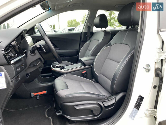 Белый Киа Niro, объемом двигателя 0 л и пробегом 96 тыс. км за 19950 $, фото 35 на Automoto.ua