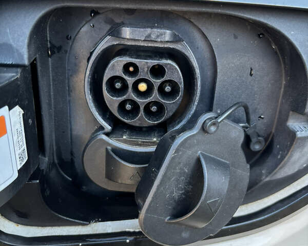 Белый Киа Niro, объемом двигателя 0 л и пробегом 117 тыс. км за 20066 $, фото 19 на Automoto.ua