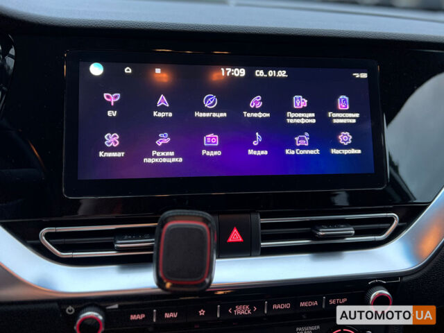Білий Кіа Niro, об'ємом двигуна 64 л та пробігом 81 тис. км за 19999 $, фото 25 на Automoto.ua