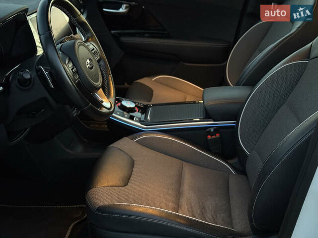 Білий Кіа Niro, об'ємом двигуна 0 л та пробігом 152 тис. км за 18500 $, фото 32 на Automoto.ua