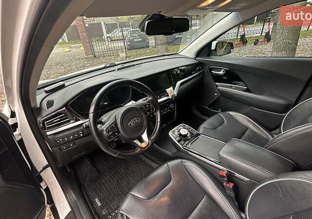 Киа Niro 2020 в Ирпене на Automoto.ua Белый Киа Niro, объемом двигателя 0 л и пробегом 79 тыс. км за 21000 $, фото 24 на Automoto.ua