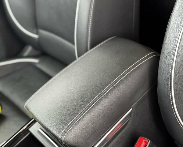 Білий Кіа Niro, об'ємом двигуна 0 л та пробігом 117 тис. км за 19750 $, фото 52 на Automoto.ua