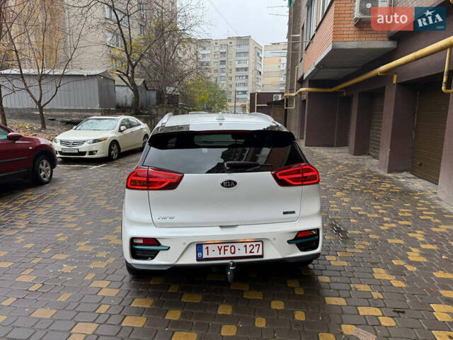 Белый Киа Niro, объемом двигателя 0 л и пробегом 152 тыс. км за 20400 $, фото 7 на Automoto.ua