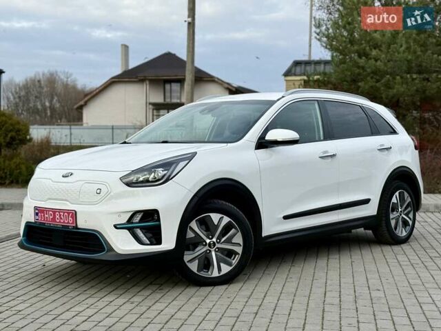Білий Кіа Niro, об'ємом двигуна 0 л та пробігом 89 тис. км за 18950 $, фото 8 на Automoto.ua