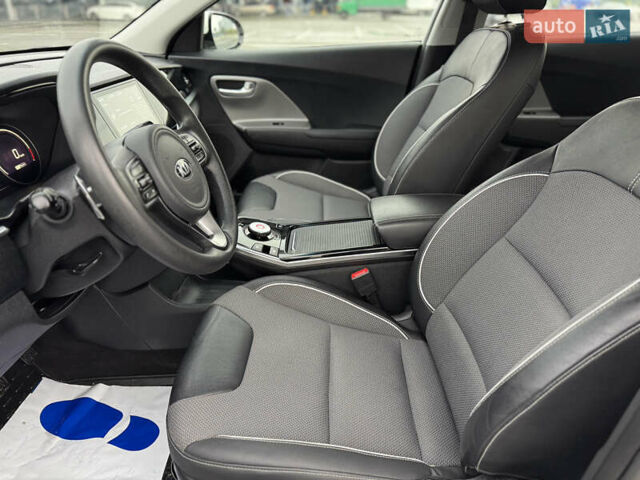 Киа Niro 2020 в Киеве на Automoto.ua Белый Киа Niro, объемом двигателя 0 л и пробегом 171 тыс. км за 18300 $, фото 18 на Automoto.ua
