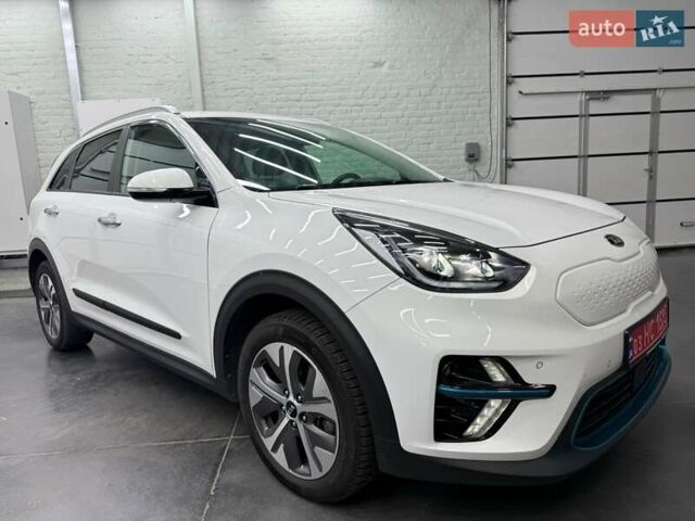 Белый Киа Niro, объемом двигателя 0 л и пробегом 91 тыс. км за 19985 $, фото 2 на Automoto.ua