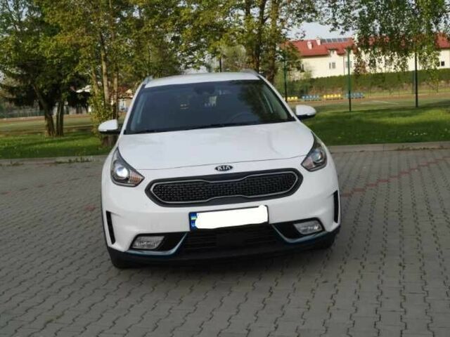 Белый Киа Niro, объемом двигателя 1.6 л и пробегом 98 тыс. км за 12400 $, фото 8 на Automoto.ua