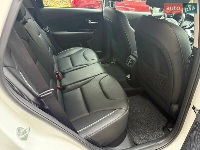 Белый Киа Niro, объемом двигателя 0 л и пробегом 152 тыс. км за 20400 $, фото 38 на Automoto.ua