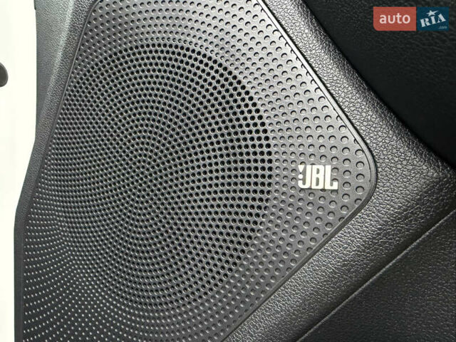 Білий Кіа Niro, об'ємом двигуна 0 л та пробігом 141 тис. км за 19499 $, фото 62 на Automoto.ua