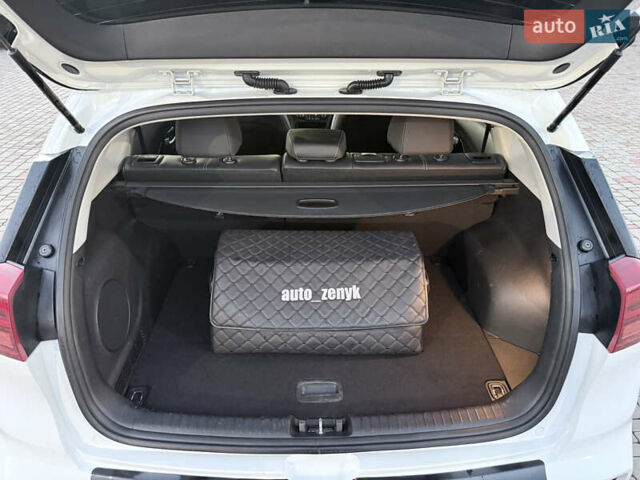 Белый Киа Niro, объемом двигателя 0 л и пробегом 130 тыс. км за 20999 $, фото 32 на Automoto.ua