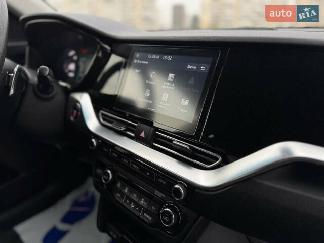 Киа Niro 2020 в Киеве на Automoto.ua Белый Киа Niro, объемом двигателя 0 л и пробегом 171 тыс. км за 18300 $, фото 33 на Automoto.ua