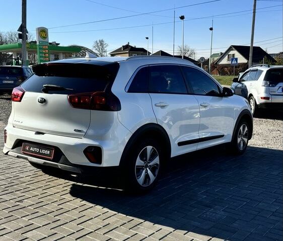 Білий Кіа Niro, об'ємом двигуна 1.6 л та пробігом 37 тис. км за 19700 $, фото 3 на Automoto.ua