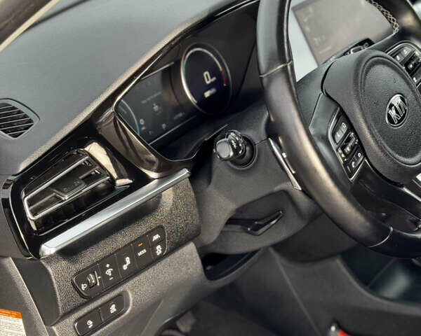 Білий Кіа Niro, об'ємом двигуна 0 л та пробігом 117 тис. км за 19750 $, фото 39 на Automoto.ua