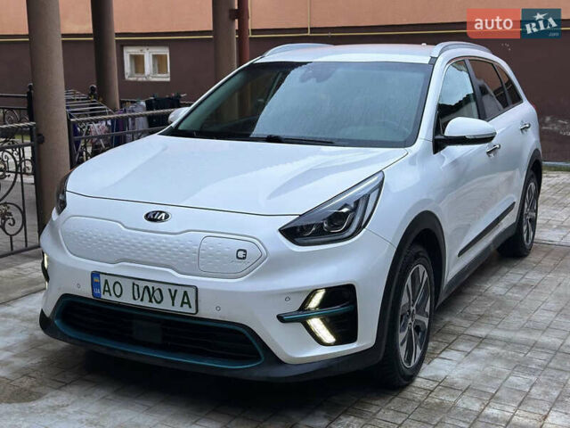Белый Киа Niro, объемом двигателя 0 л и пробегом 161 тыс. км за 19500 $, фото 1 на Automoto.ua
