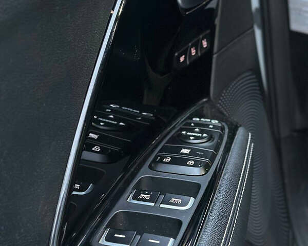 Белый Киа Niro, объемом двигателя 0 л и пробегом 161 тыс. км за 19500 $, фото 11 на Automoto.ua