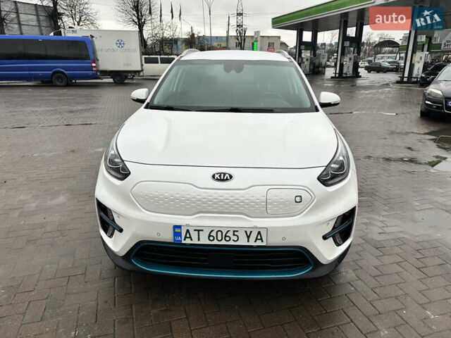 Белый Киа Niro, объемом двигателя 0 л и пробегом 75 тыс. км за 18300 $, фото 2 на Automoto.ua