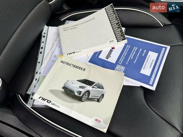 Білий Кіа Niro, об'ємом двигуна 0 л та пробігом 89 тис. км за 18950 $, фото 90 на Automoto.ua