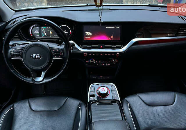 Белый Киа Niro, объемом двигателя 0 л и пробегом 161 тыс. км за 19500 $, фото 7 на Automoto.ua