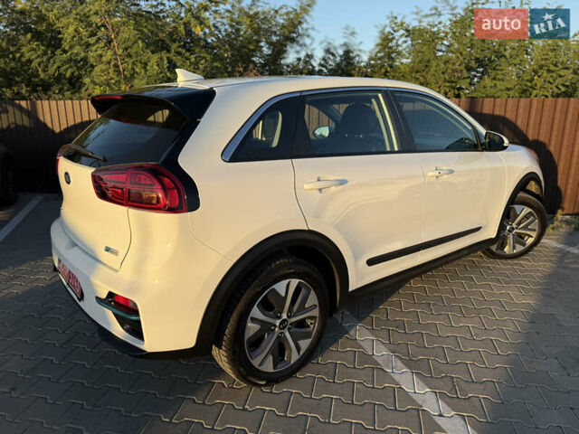 Білий Кіа Niro, об'ємом двигуна 0 л та пробігом 169 тис. км за 18200 $, фото 17 на Automoto.ua