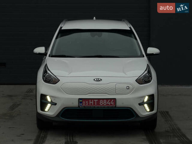 Белый Киа Niro, объемом двигателя 0 л и пробегом 172 тыс. км за 17500 $, фото 2 на Automoto.ua
