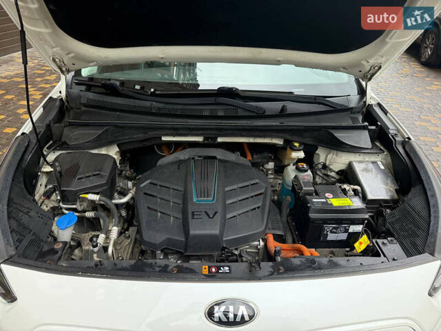 Белый Киа Niro, объемом двигателя 0 л и пробегом 152 тыс. км за 20400 $, фото 32 на Automoto.ua