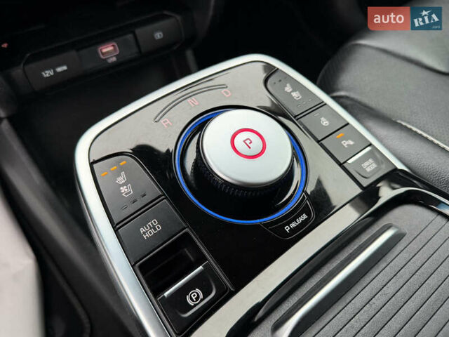 Білий Кіа Niro, об'ємом двигуна 0 л та пробігом 141 тис. км за 19499 $, фото 39 на Automoto.ua