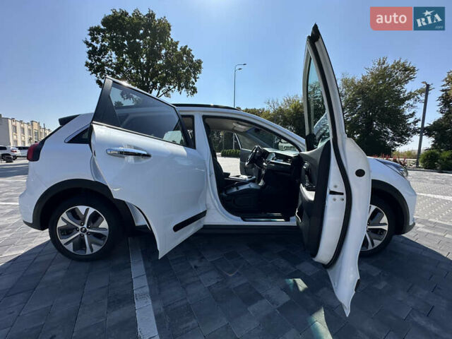 Белый Киа Niro, объемом двигателя 0 л и пробегом 103 тыс. км за 21000 $, фото 44 на Automoto.ua