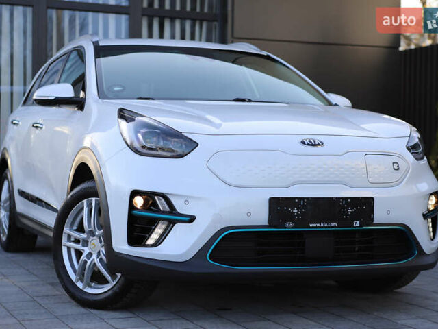Белый Киа Niro, объемом двигателя 0 л и пробегом 80 тыс. км за 18800 $, фото 7 на Automoto.ua
