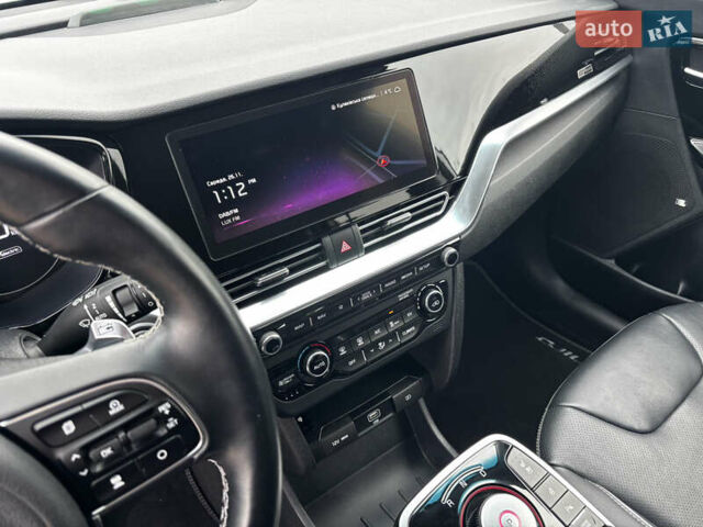 Білий Кіа Niro, об'ємом двигуна 0 л та пробігом 124 тис. км за 20400 $, фото 28 на Automoto.ua