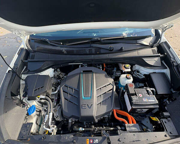 Белый Киа Niro, объемом двигателя 0 л и пробегом 140 тыс. км за 19450 $, фото 9 на Automoto.ua