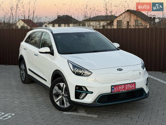 Белый Киа Niro, объемом двигателя 0 л и пробегом 114 тыс. км за 19350 $, фото 7 на Automoto.ua
