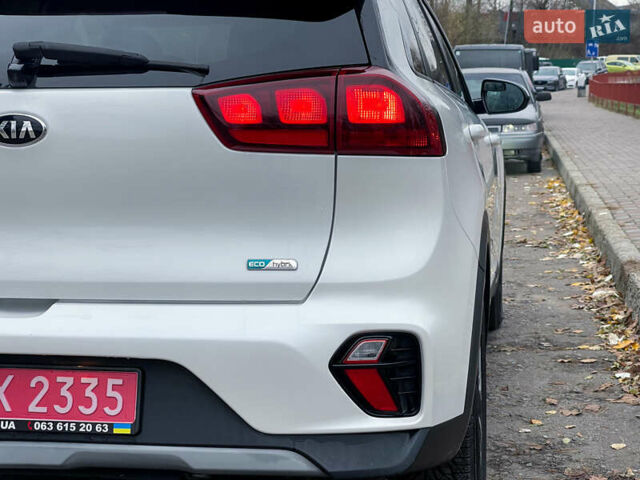 Білий Кіа Niro, об'ємом двигуна 1.6 л та пробігом 215 тис. км за 16800 $, фото 14 на Automoto.ua