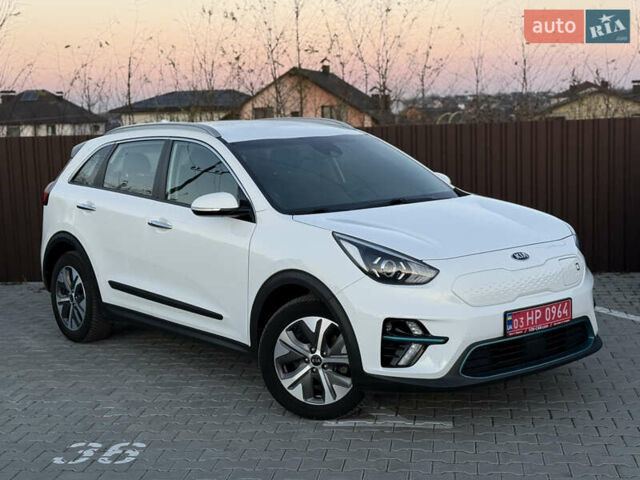 Белый Киа Niro, объемом двигателя 0 л и пробегом 114 тыс. км за 19350 $, фото 6 на Automoto.ua