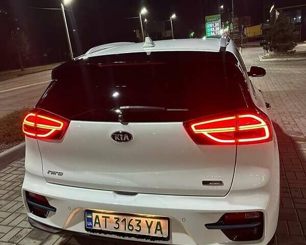 Белый Киа Niro, объемом двигателя 0 л и пробегом 94 тыс. км за 19855 $, фото 72 на Automoto.ua