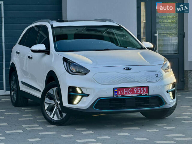 Киа Niro 2020 в Дрогобыче на Automoto.ua Белый Киа Niro, объемом двигателя 0 л и пробегом 62 тыс. км за 19500 $, фото 2 на Automoto.ua