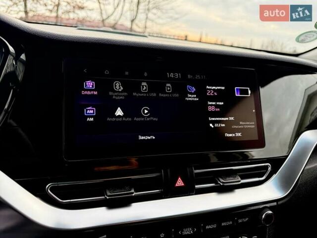 Білий Кіа Niro, об'ємом двигуна 0 л та пробігом 89 тис. км за 18950 $, фото 70 на Automoto.ua