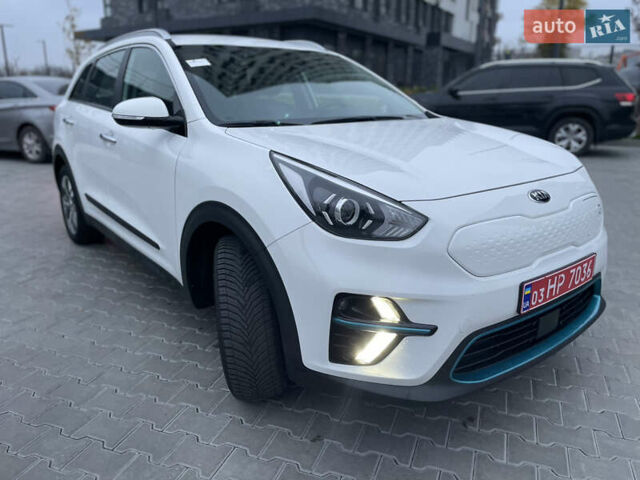 Білий Кіа Niro, об'ємом двигуна 0 л та пробігом 106 тис. км за 19300 $, фото 1 на Automoto.ua