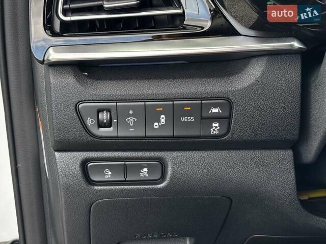 Киа Niro 2020 в Львове на Automoto.ua Белый Киа Niro, объемом двигателя 0 л и пробегом 95 тыс. км за 20450 $, фото 37 на Automoto.ua