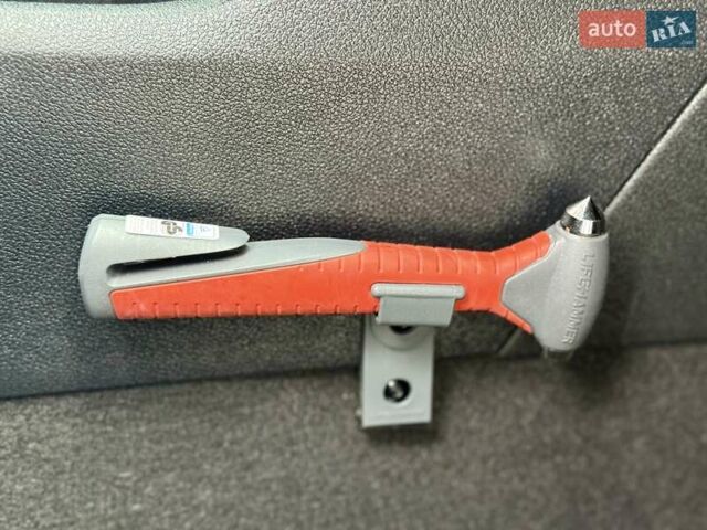 Білий Кіа Niro, об'ємом двигуна 0 л та пробігом 89 тис. км за 18950 $, фото 88 на Automoto.ua