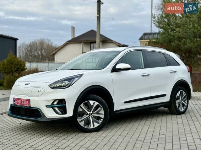 Білий Кіа Niro, об'ємом двигуна 0 л та пробігом 89 тис. км за 18950 $, фото 9 на Automoto.ua