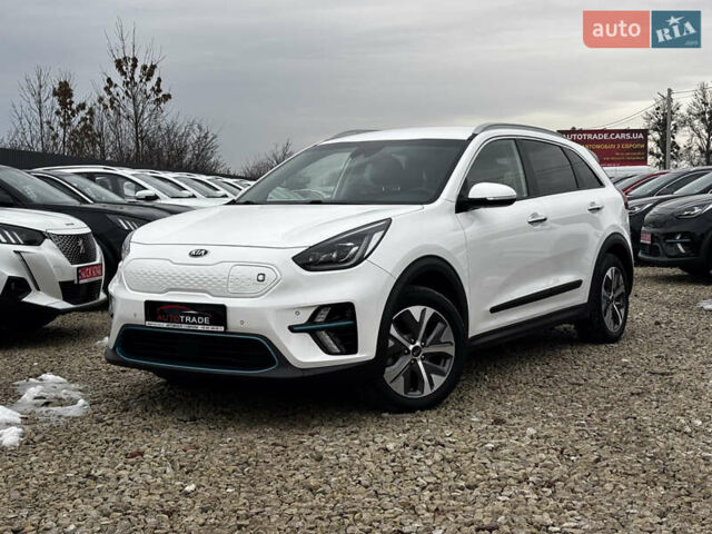 Білий Кіа Niro, об'ємом двигуна 0 л та пробігом 124 тис. км за 20400 $, фото 3 на Automoto.ua