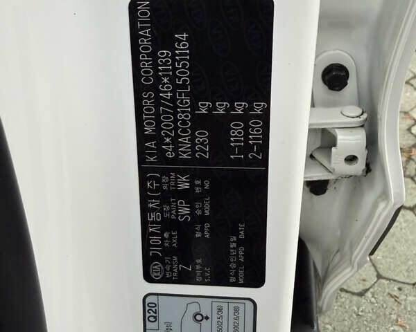 Білий Кіа Niro, об'ємом двигуна 0 л та пробігом 141 тис. км за 19499 $, фото 71 на Automoto.ua