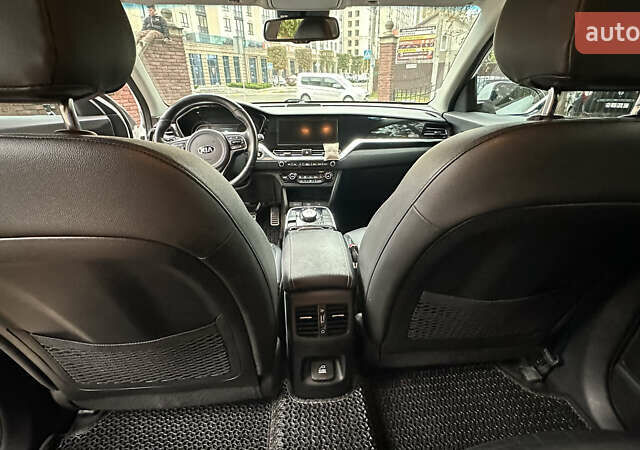 Киа Niro 2020 в Ирпене на Automoto.ua Белый Киа Niro, объемом двигателя 0 л и пробегом 79 тыс. км за 21000 $, фото 35 на Automoto.ua