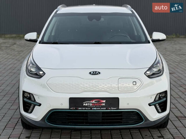 Белый Киа Niro, объемом двигателя 0 л и пробегом 130 тыс. км за 20999 $, фото 2 на Automoto.ua