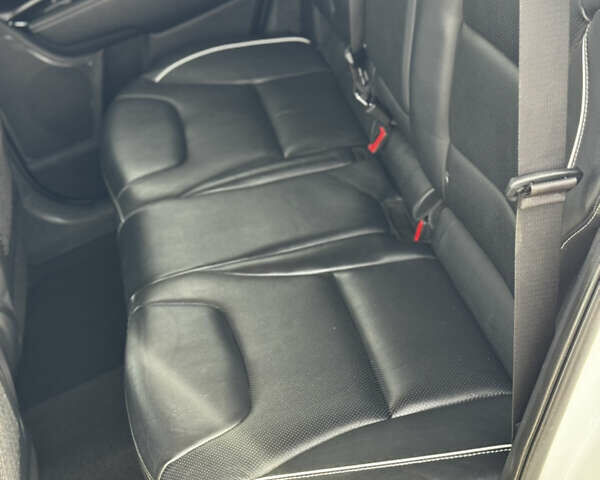 Білий Кіа Niro, об'ємом двигуна 0 л та пробігом 117 тис. км за 19750 $, фото 53 на Automoto.ua